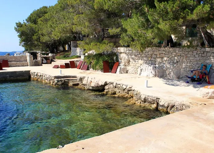 Secluded Fisherman's Lavdara, Dugi Otok - 8155 Vakantiehuis *